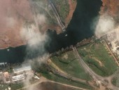 Супутникові знімки Maxar зафіксували значні руйнування Новокаховської дамби - фото 1