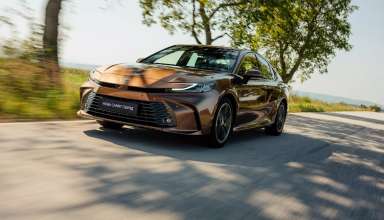 Абсолютно нова Toyota Camry Hybrid