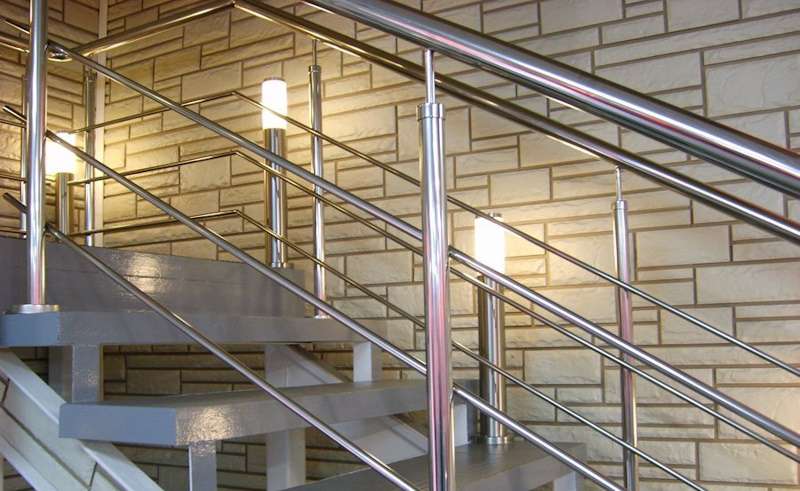 нержавеющих ограждениях